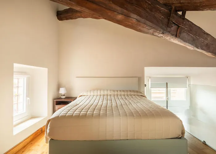 Apartment Pantheon Chic Loft By Romeloft *