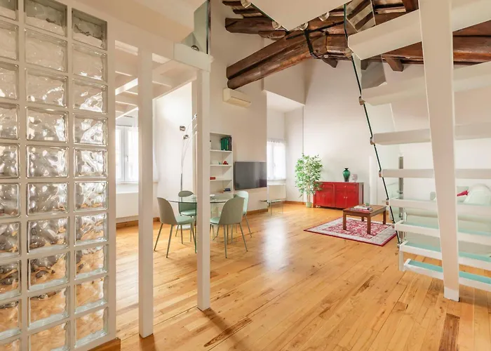 Pantheon Chic Loft By Romeloft