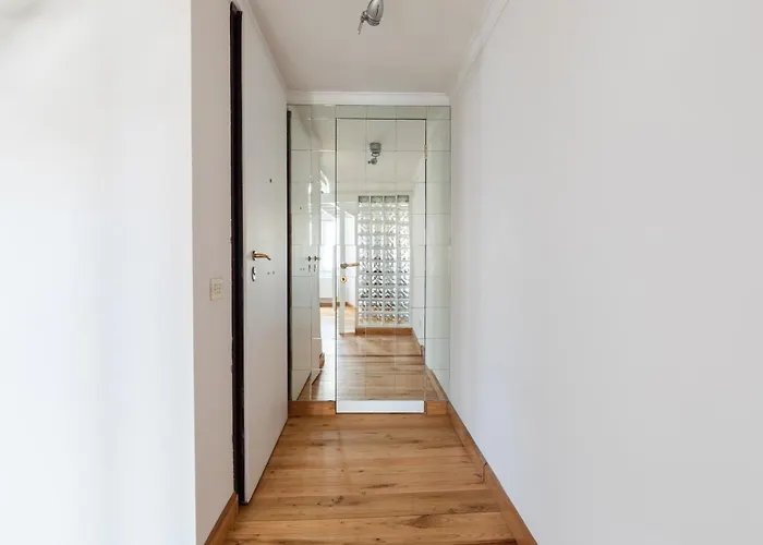 Pantheon Chic Loft By Romeloft Apartment *